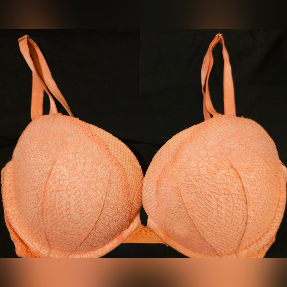 Victorias Secret Very Sexy pinky peach push up bra